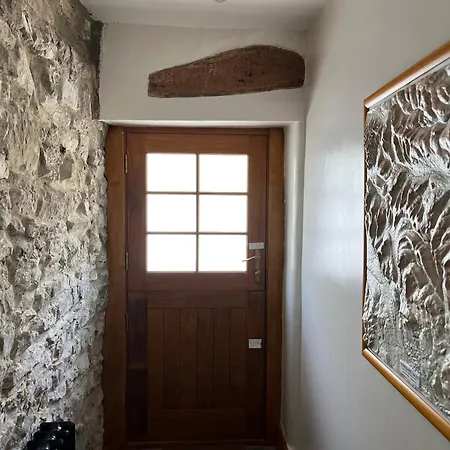 The Snug At Greystones Apartment